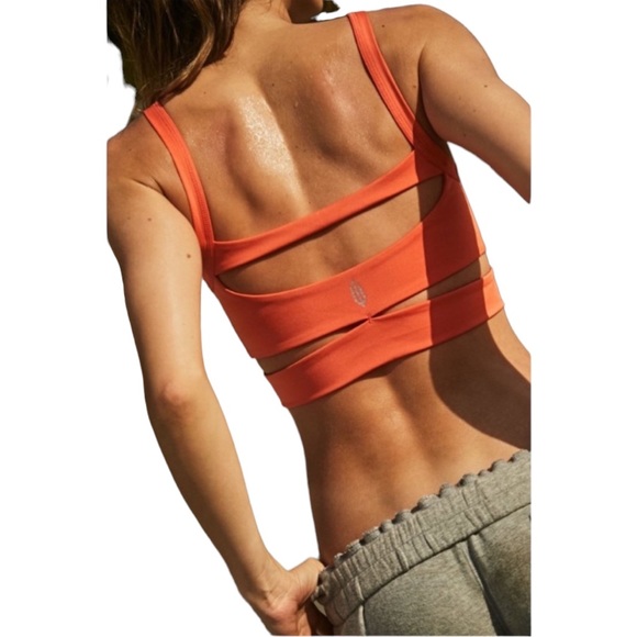 FREE PEOPLE
Comeback Cami
Color: Wild Papaya
Free Movement- Sz: L - Picture 3 of 10